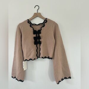 Commense Beige Knit Top with Bows and Black Scallop Trim with open front